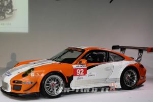 포르쉐 911 GT3 R 하이브리드 워크샵 현장