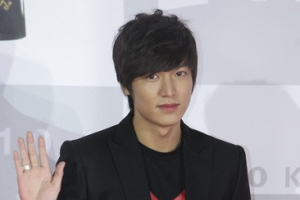 '이민호' 변함 없이 여심을 뒤흔드는 꽃미소