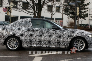 BMW 2시리즈 주행 영상…눈 길에도 '씽씽'