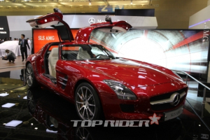 [서울모터쇼] 벤츠 SLS AMG…3년 지나도 '압도적인 존재감'