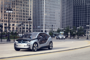 BMW 전기차 2천만원대?…국산 중형차까지 넘본다