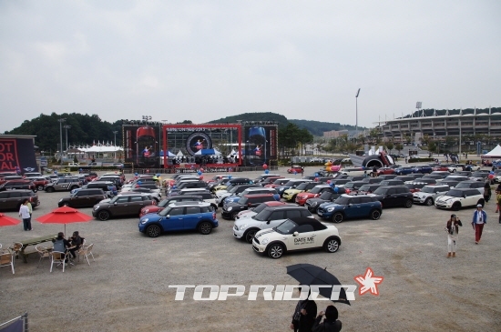 10월에도 낫노멀한 MINI 캠핑 라이프는 계속 된다