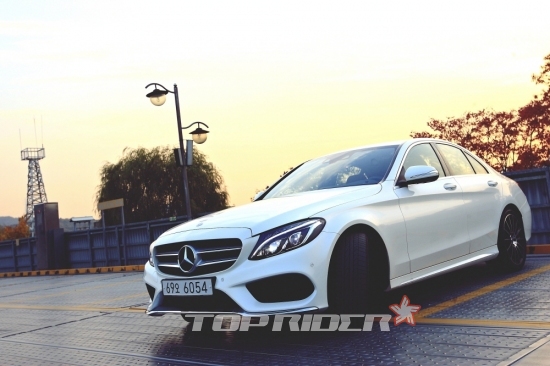 [시승기] 더 자극적이고 적극적인 벤츠 C 220 AMG LINE