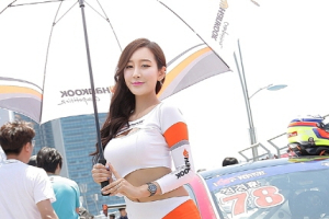 [포토] 이기적인 몸매를 뽐내는 레이싱모델 한지오