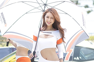 [포토] 그녀의 윙크에 흔들리는 남심, 레이싱모델 정주미