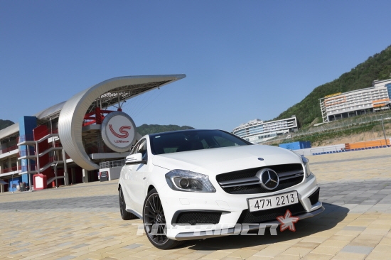 [시승기] 서킷에서 야성을 드러낸 벤츠 A 45 AMG 4매틱