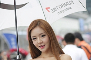 [포토] 청순미와 섹시미를 지닌 엑스타 레이싱모델 유진
