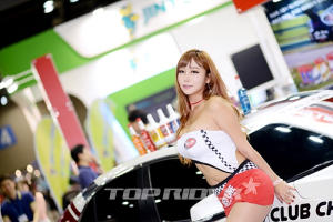 [포토]이기적인 몸매를 소유한 레이싱 모델 김다온