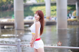 레이싱 모델 김아빈, 압도하는 눈빛과 포즈