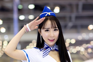 발랄함이 톡톡 튀는 레이싱모델 신소향