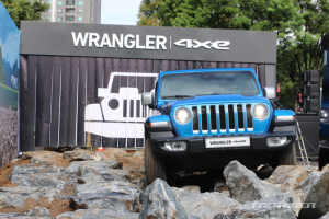 지프 랭글러 4xe 실차 공개, 완판된 PHEV 오프로더