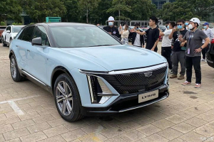 캐딜락 리릭 콘셉트카 같은 실물 공개, 483km 주행 전기차