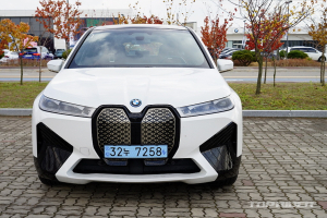 [시승기] BMW iX, 콘셉트카 감각에 BMW는 지워졌다
