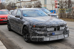 BMW M5 풀체인지 테스트카 첫 등장, M도 하이브리드 시대