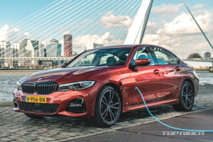 BMW 3시리즈 보급형 PHEV 출시, 가격은 5840만원