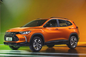 쉐보레 트랙커 RS 공개, 이쿼녹스 엔진 얹은 소형 SUV