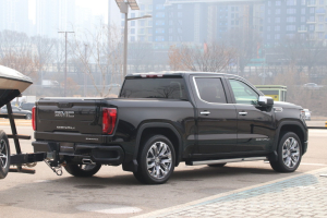 GMC 시에라 직접 살펴보니, 웅장하고 거대하다