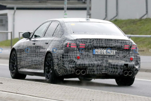 BMW 신형 M5 하이브리드 탑재, 700마력대 슈퍼 세단 예고