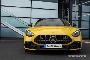 AMG GT 보급형 공개, 4기통 순한 맛 후륜구동 스포츠카