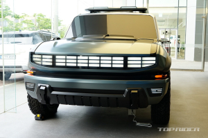 KGM 렉스턴 후속은 전기차 SUV, F100 실차 미리보기