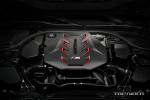 BMW 신형 M5 내달 국내 출시, 727마력 하이브리드 스포츠카